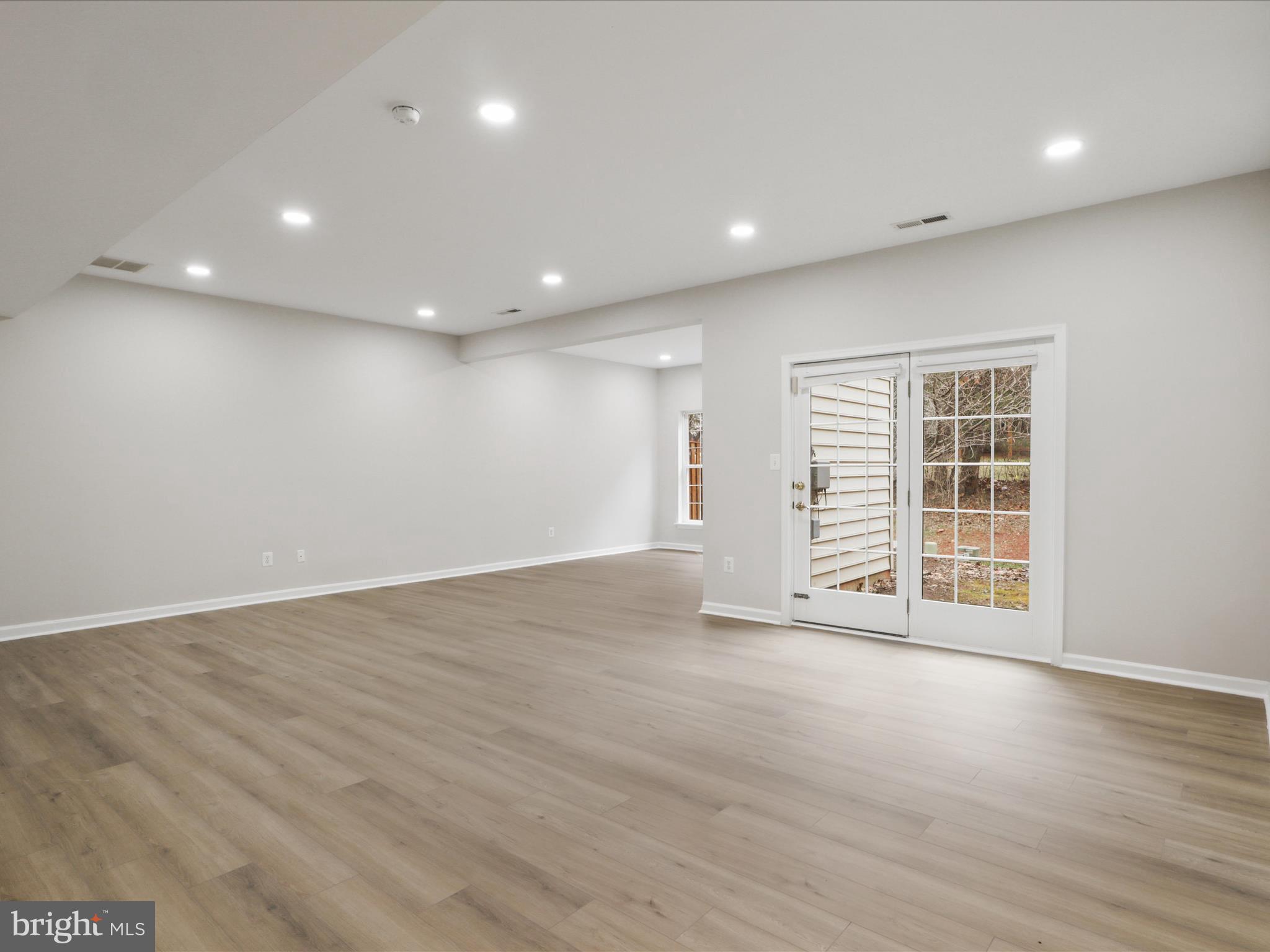 LOUDOUN VALLEY ESTATES - Residential