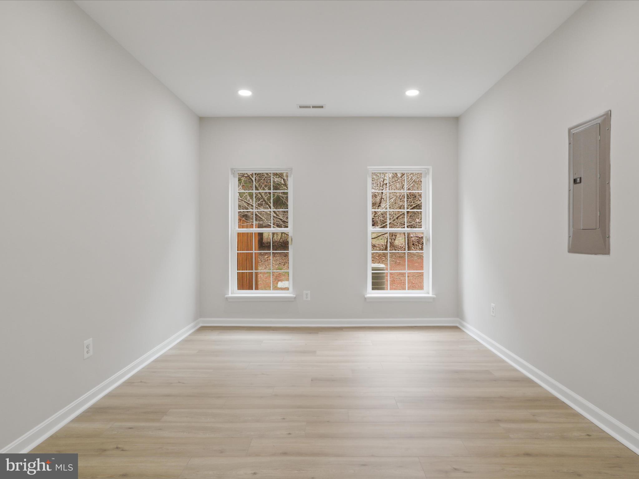 LOUDOUN VALLEY ESTATES - Residential