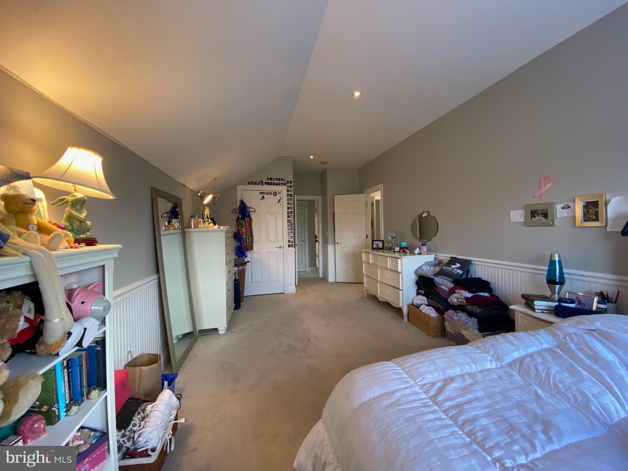 CHESTNUT HILLS - Residential