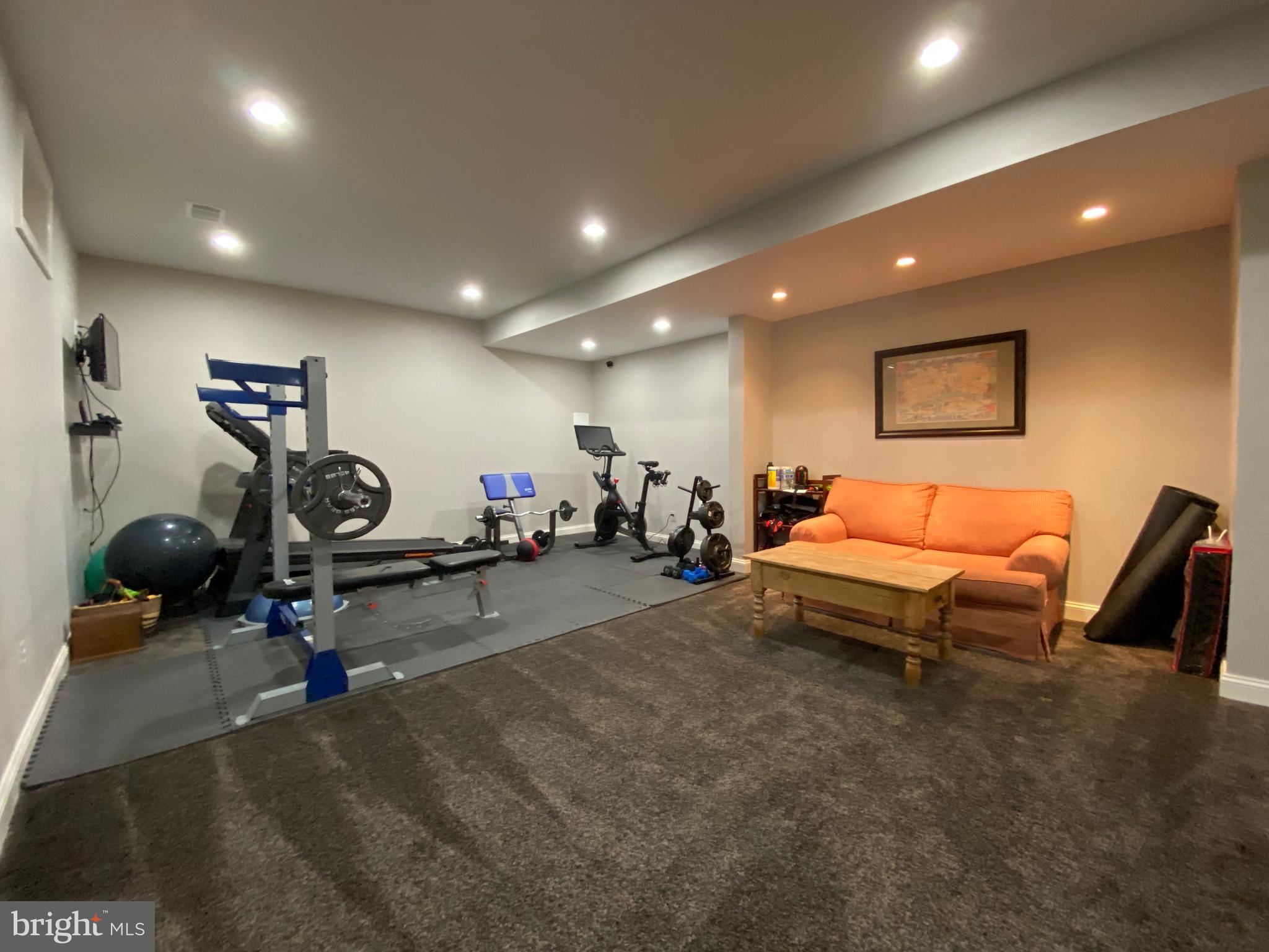 CHESTNUT HILLS - Residential