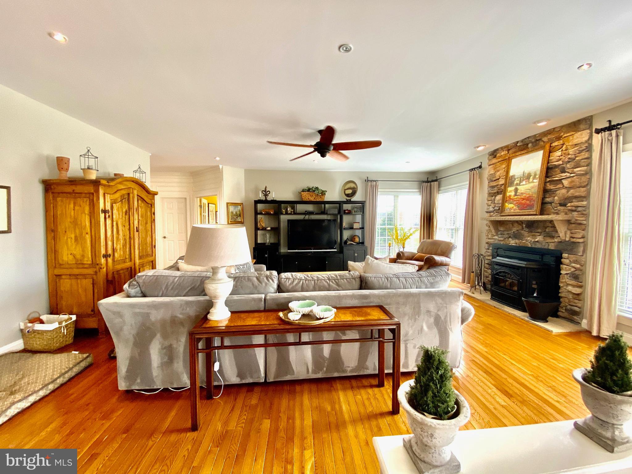 CHESTNUT HILLS - Residential