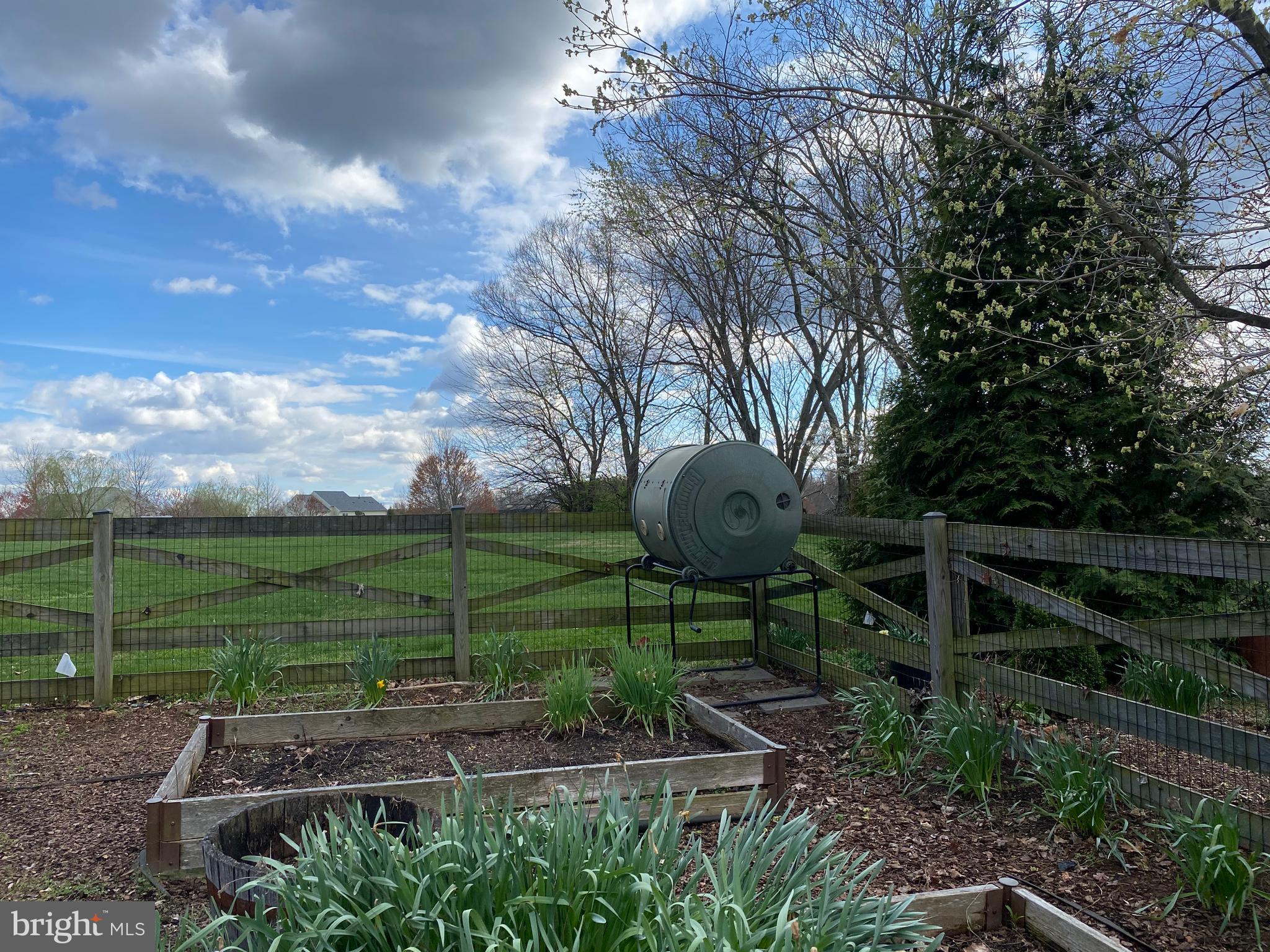 CHESTNUT HILLS - Residential