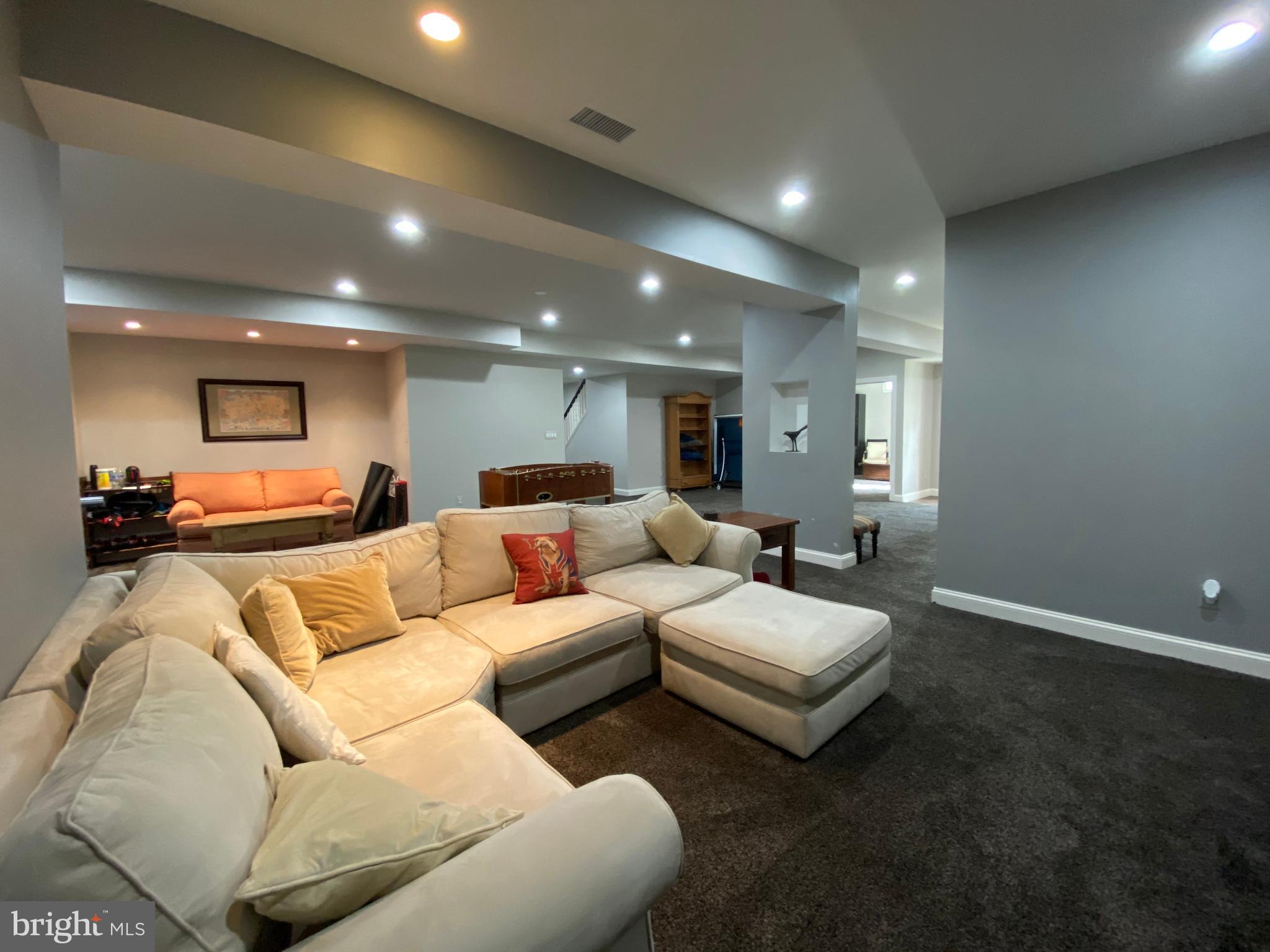 CHESTNUT HILLS - Residential