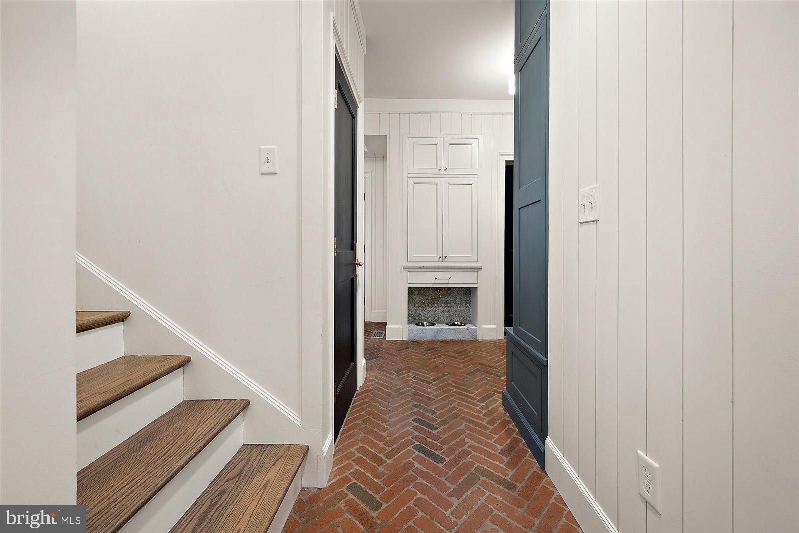 TONY TANK - Residential