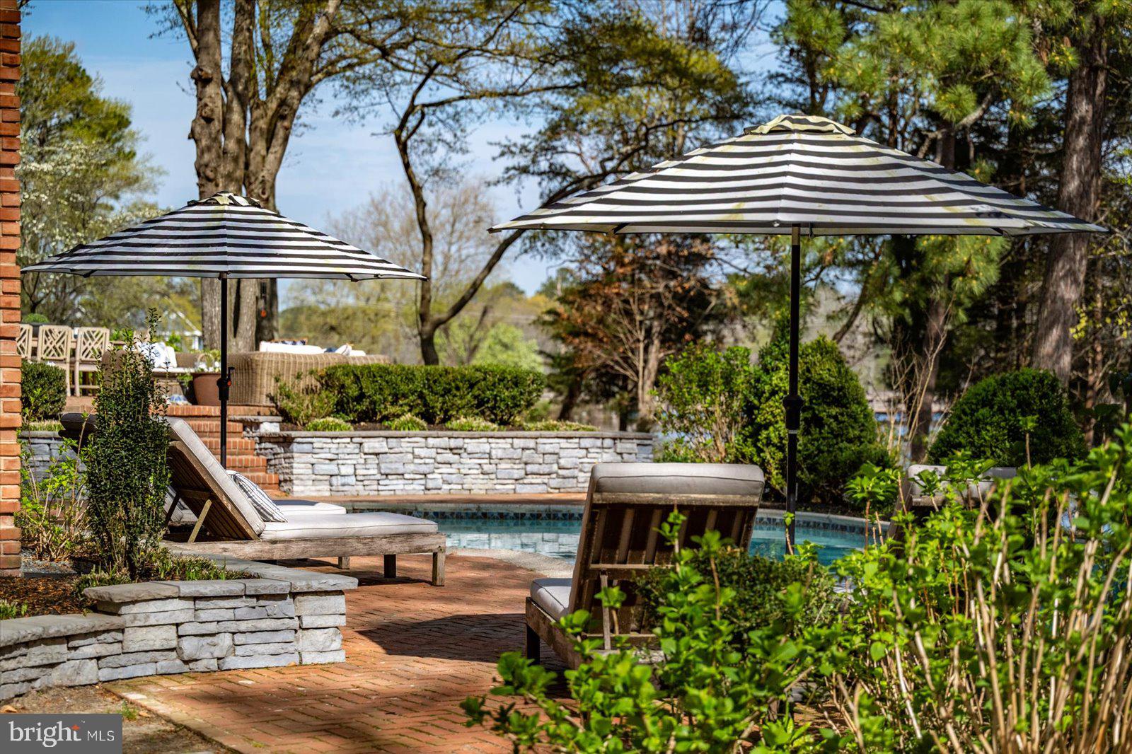 TONY TANK - Residential