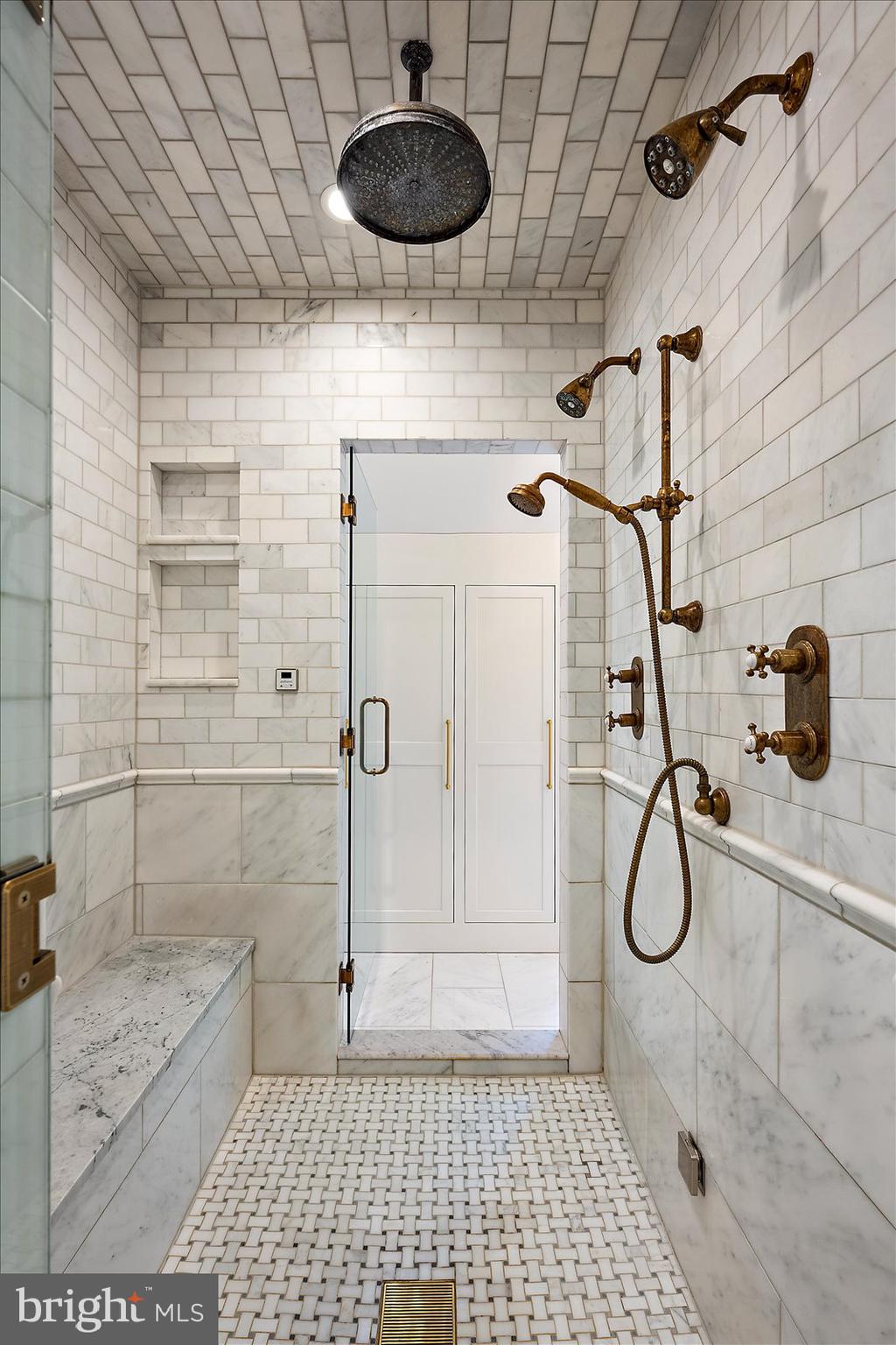 TONY TANK - Residential