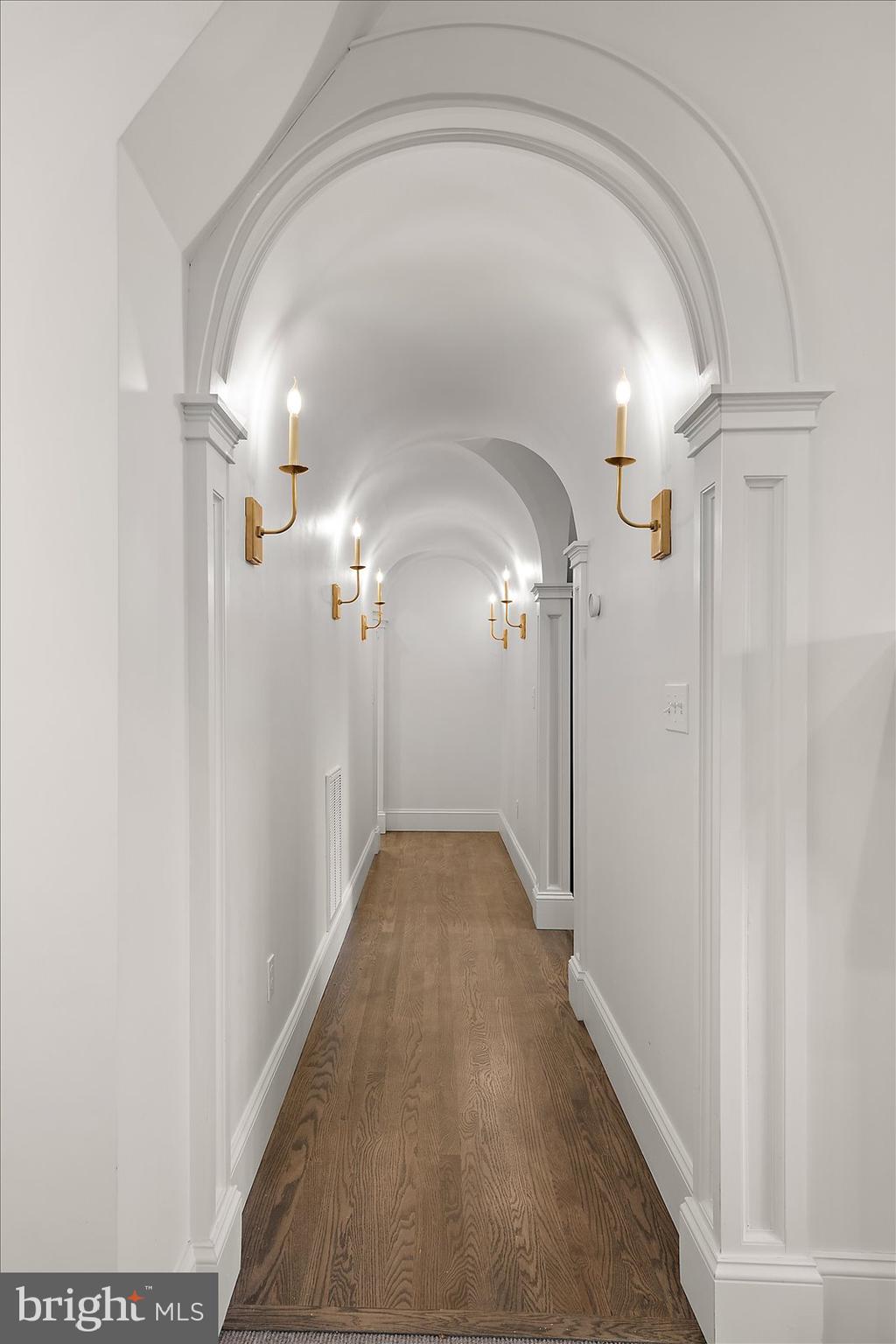 TONY TANK - Residential