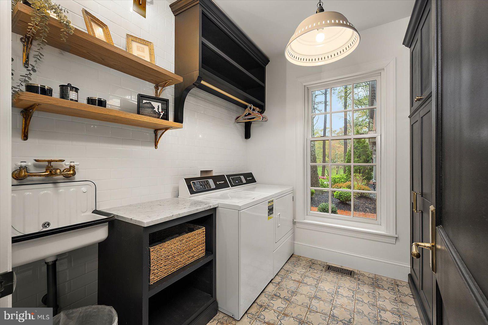 TONY TANK - Residential