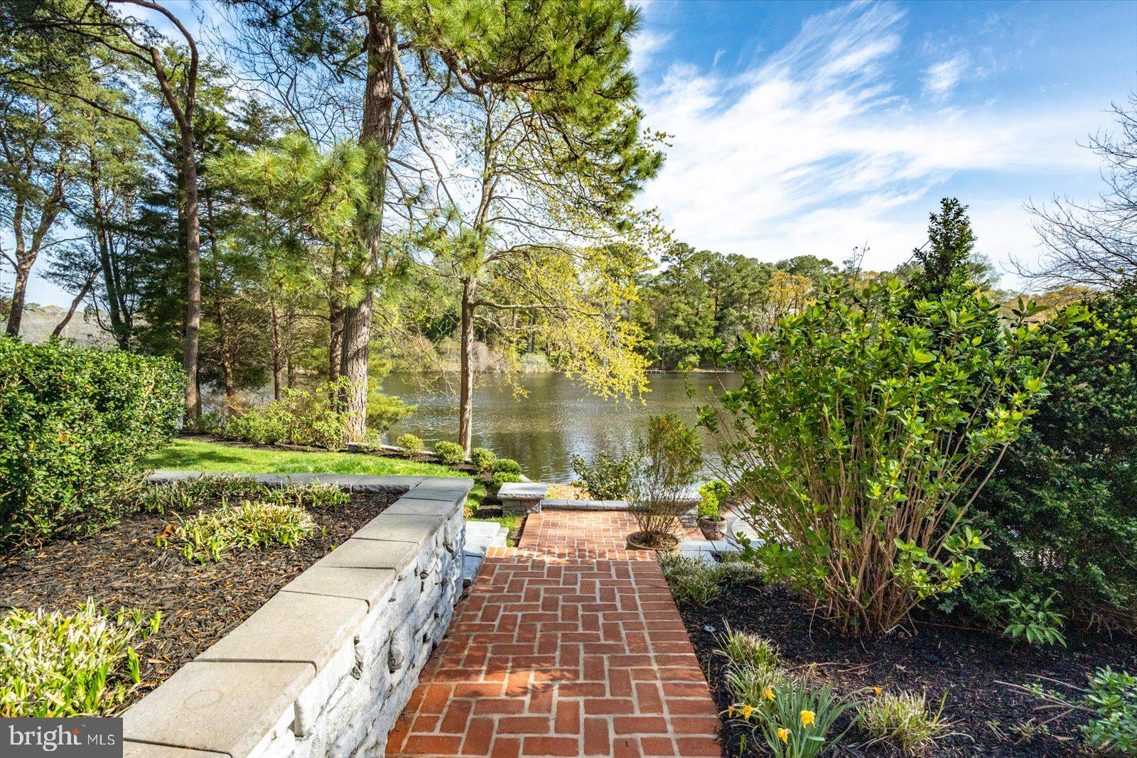 TONY TANK - Residential