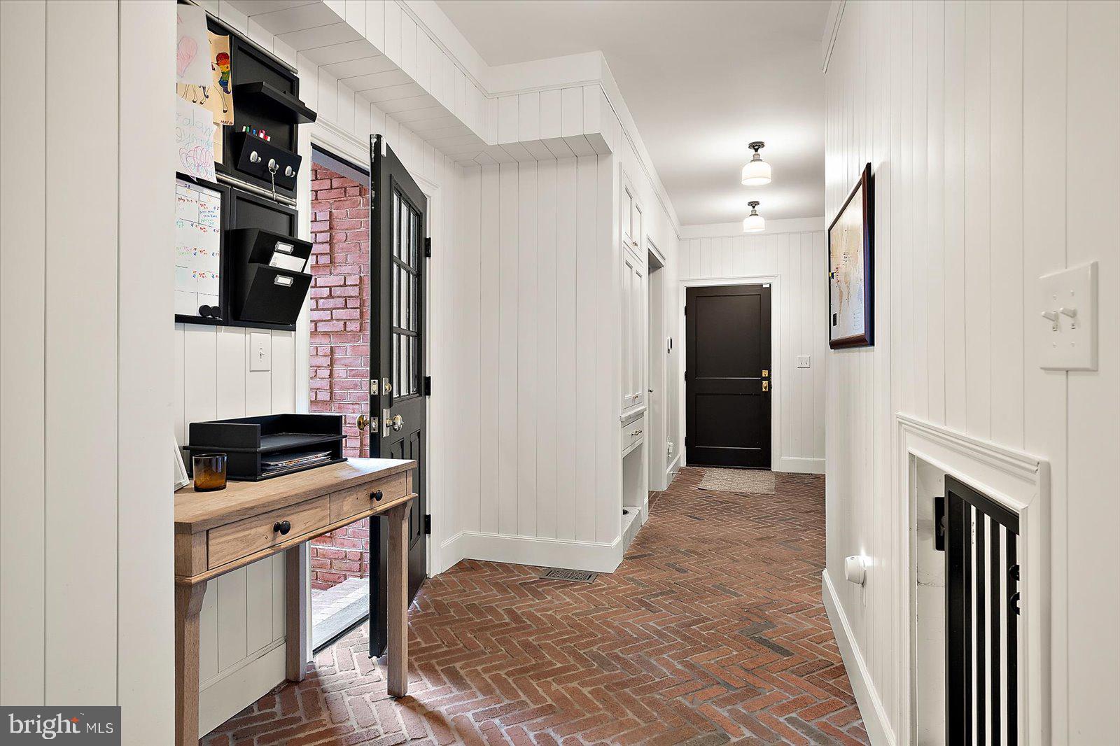 TONY TANK - Residential