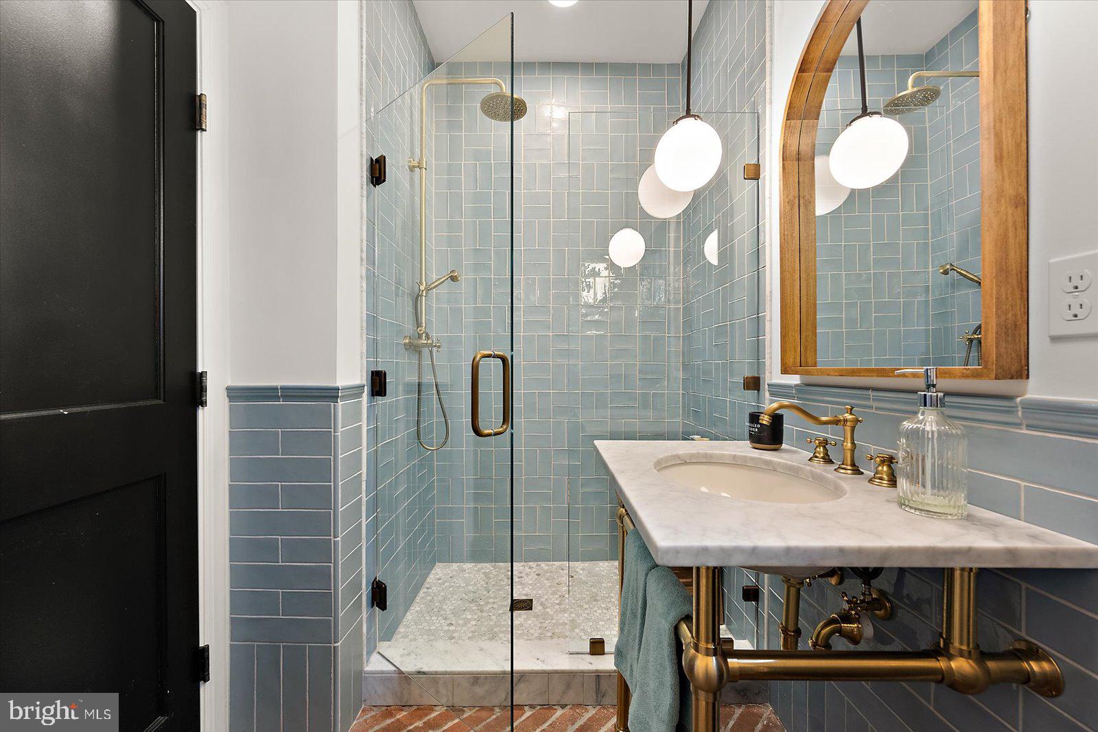 TONY TANK - Residential