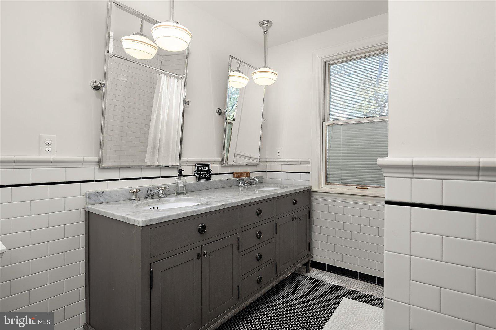 TONY TANK - Residential