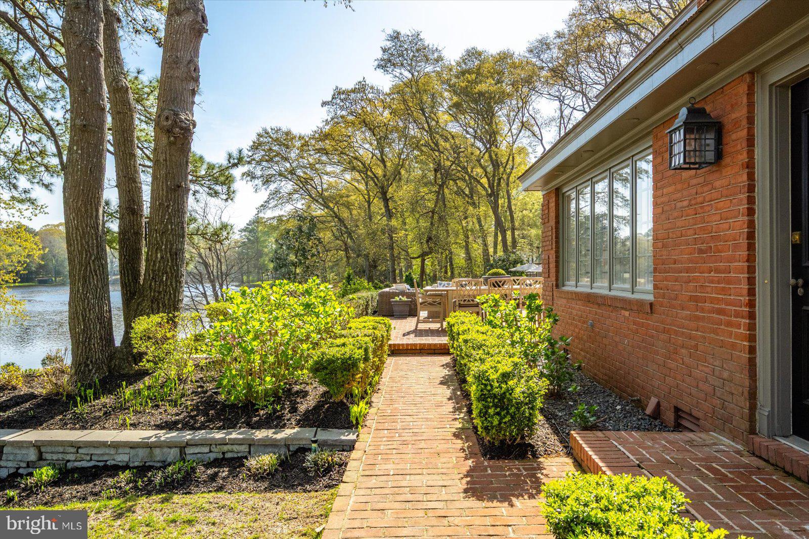 TONY TANK - Residential