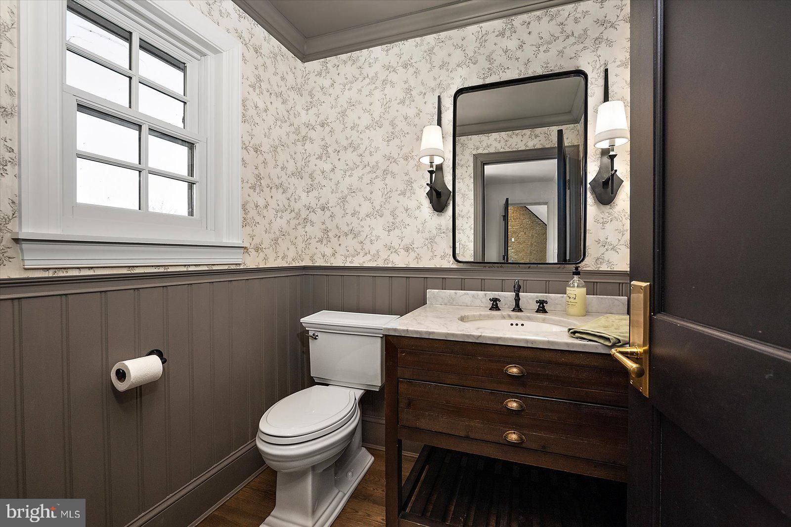 TONY TANK - Residential