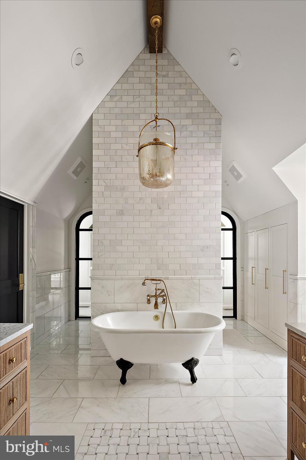 TONY TANK - Residential