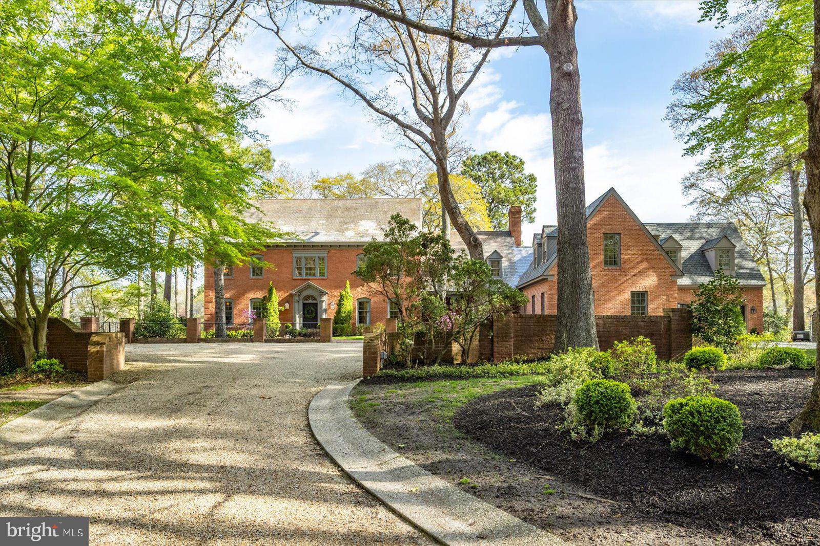 TONY TANK - Residential