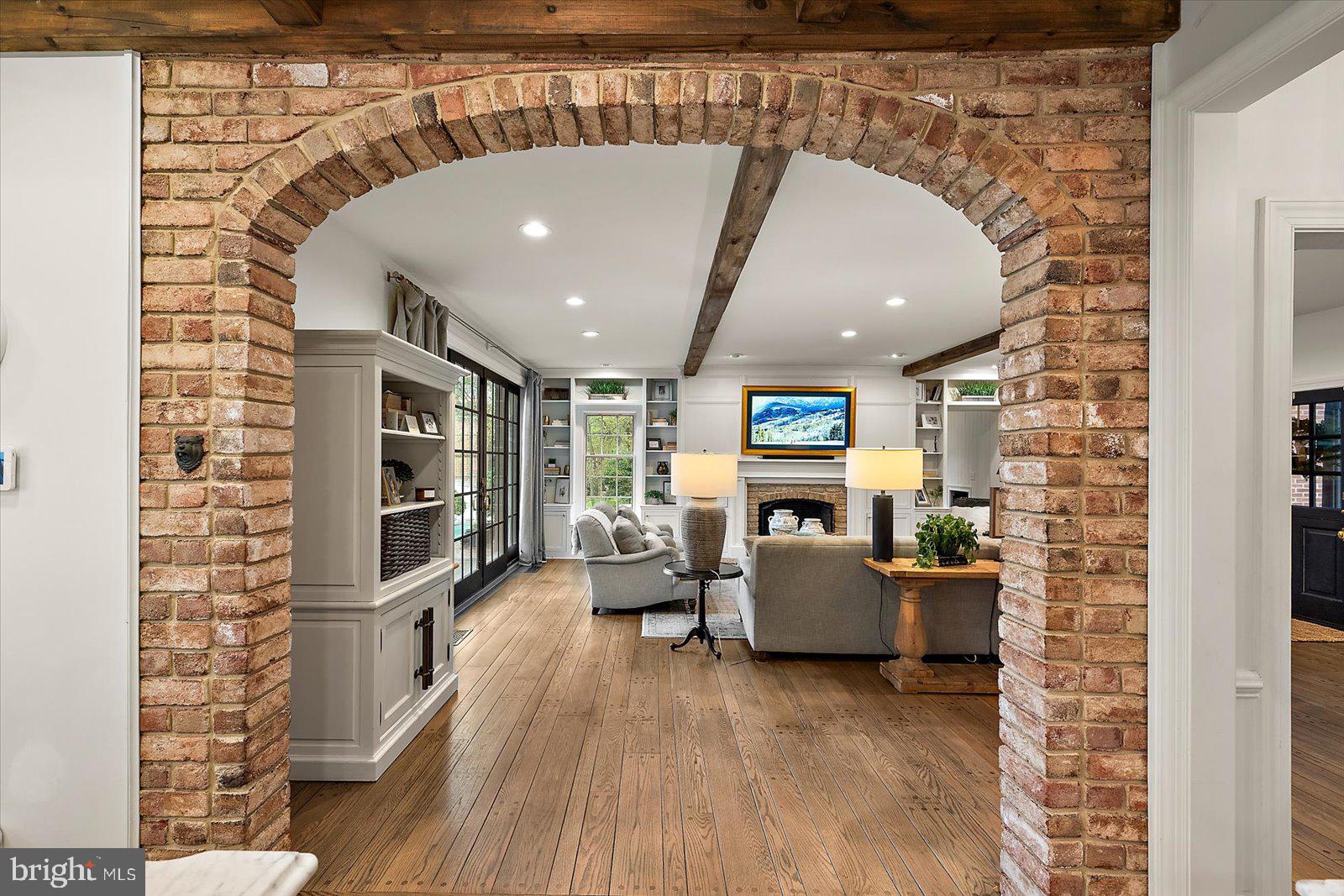 TONY TANK - Residential