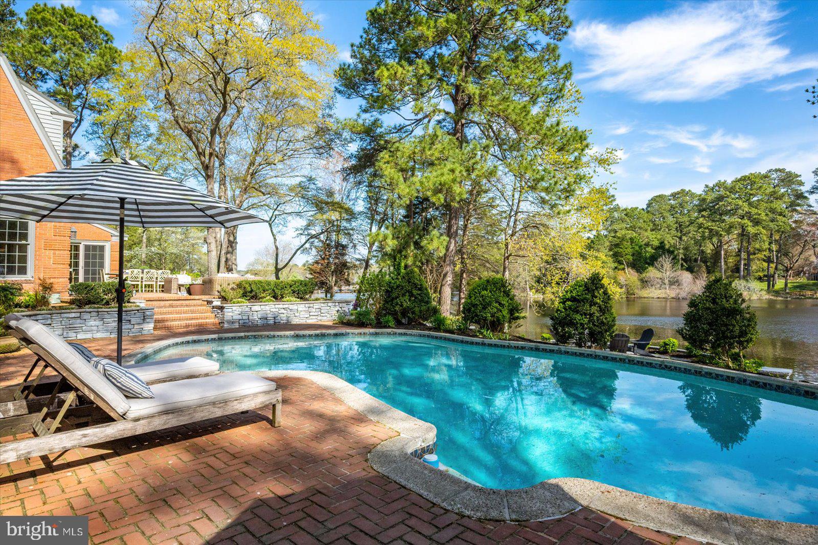 TONY TANK - Residential