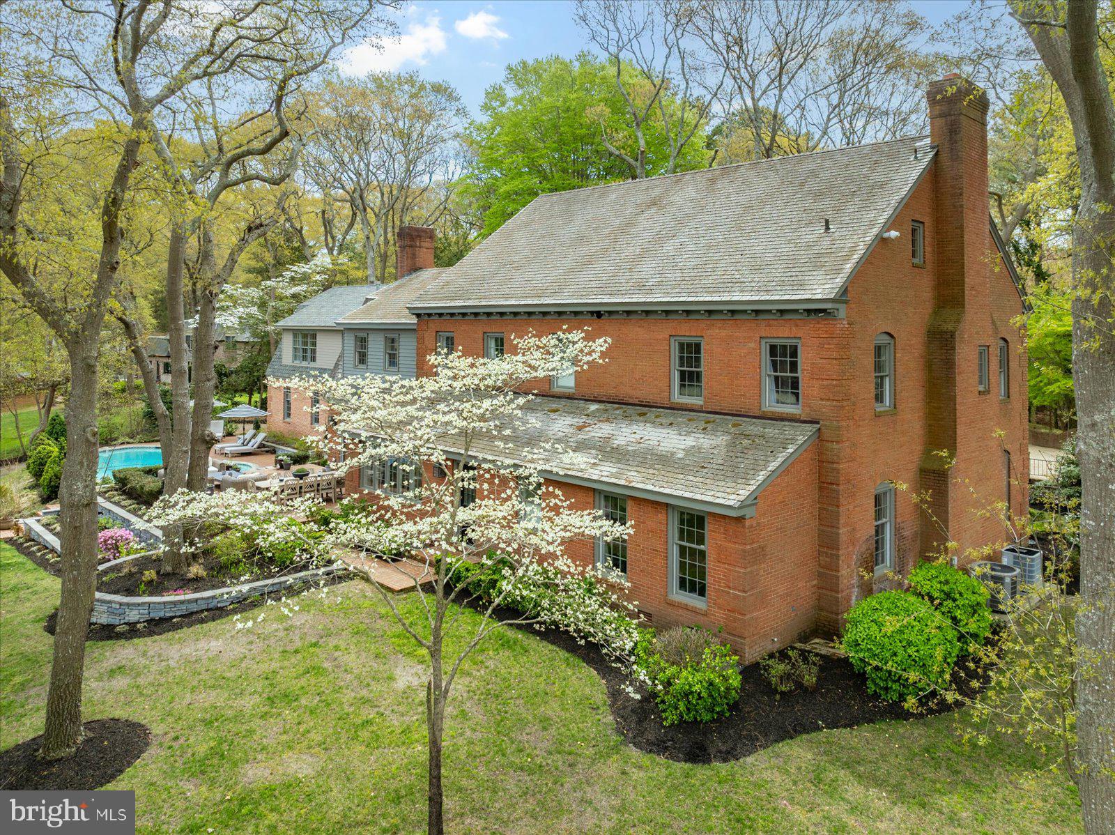 TONY TANK - Residential