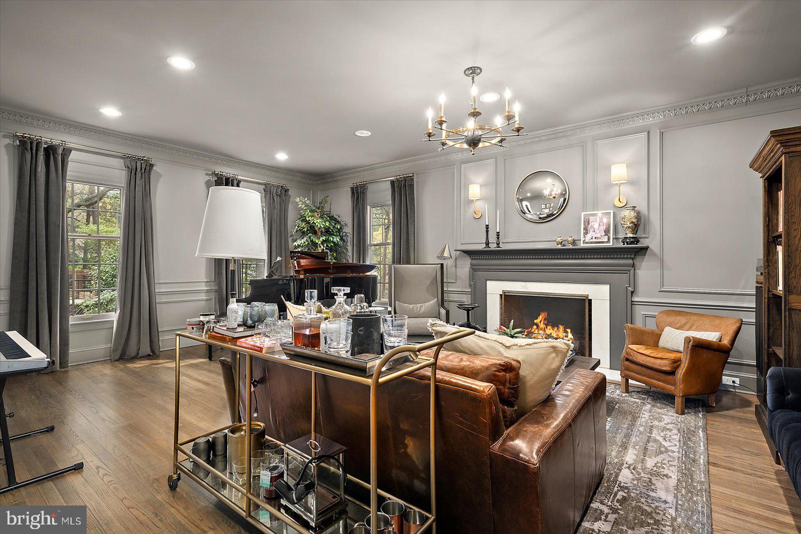 TONY TANK - Residential