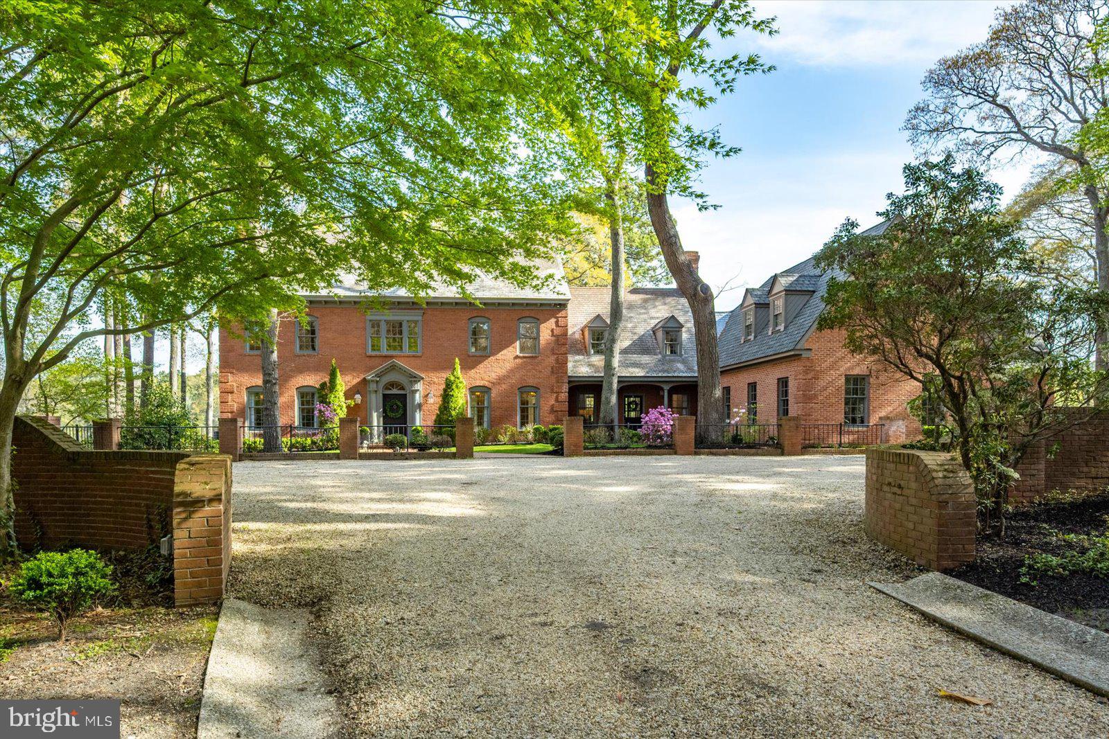 TONY TANK - Residential