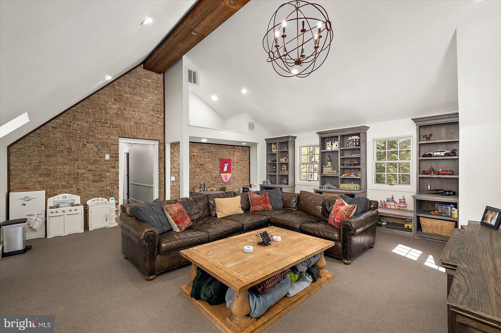 TONY TANK - Residential