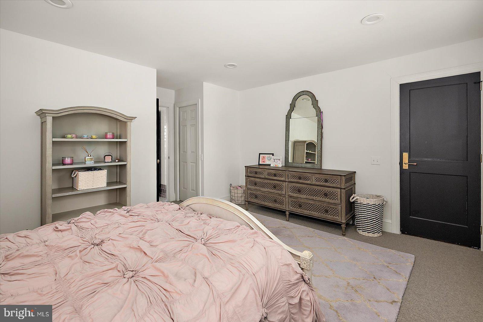 TONY TANK - Residential