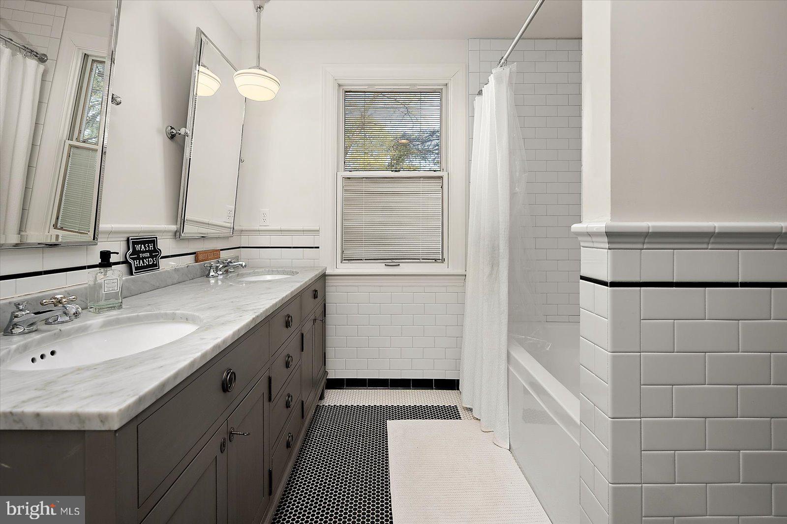 TONY TANK - Residential