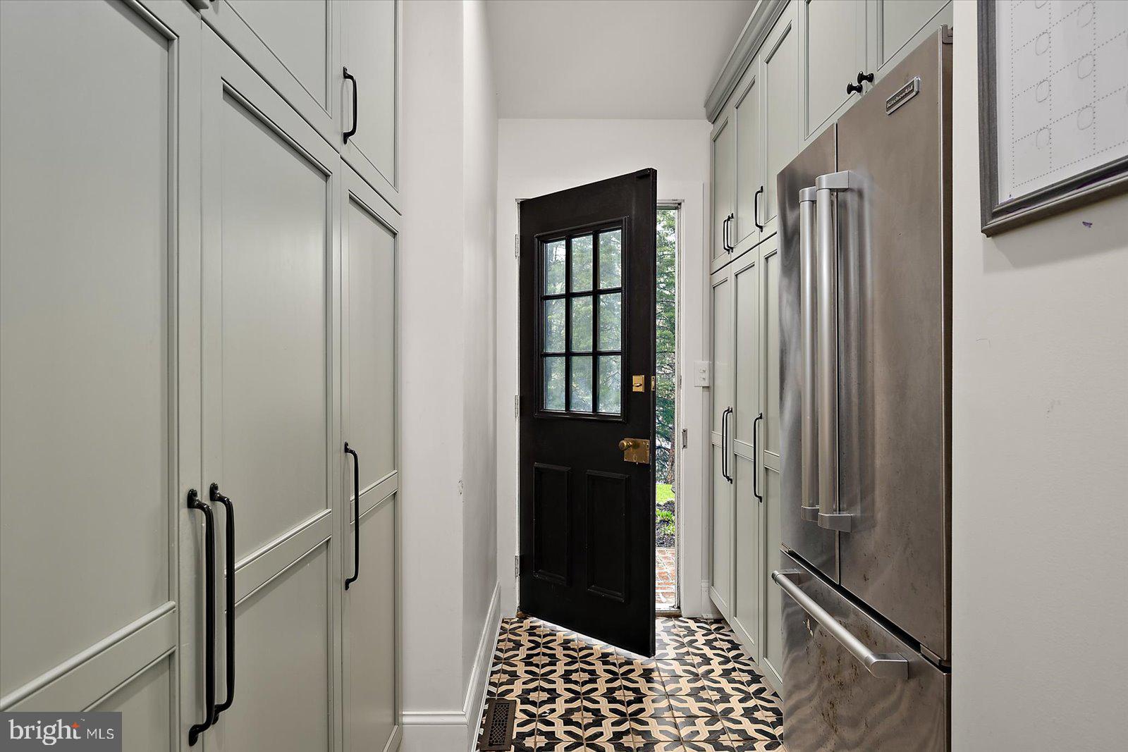 TONY TANK - Residential