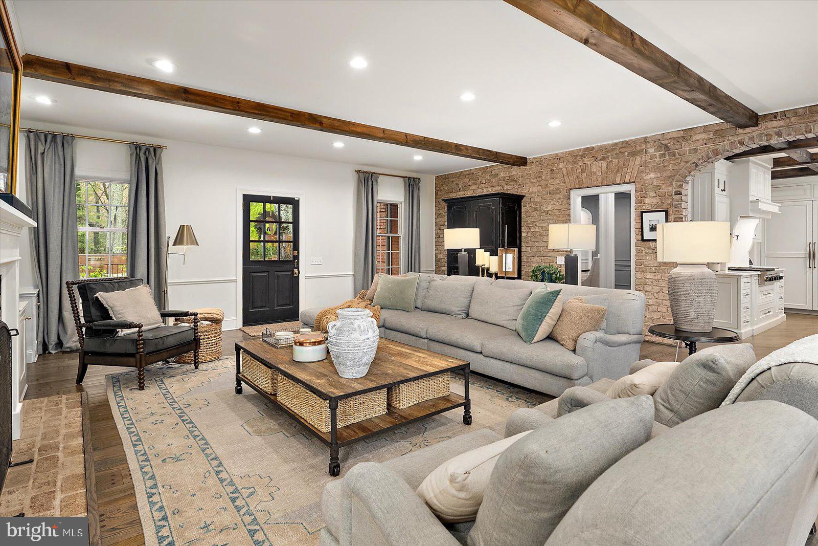 TONY TANK - Residential