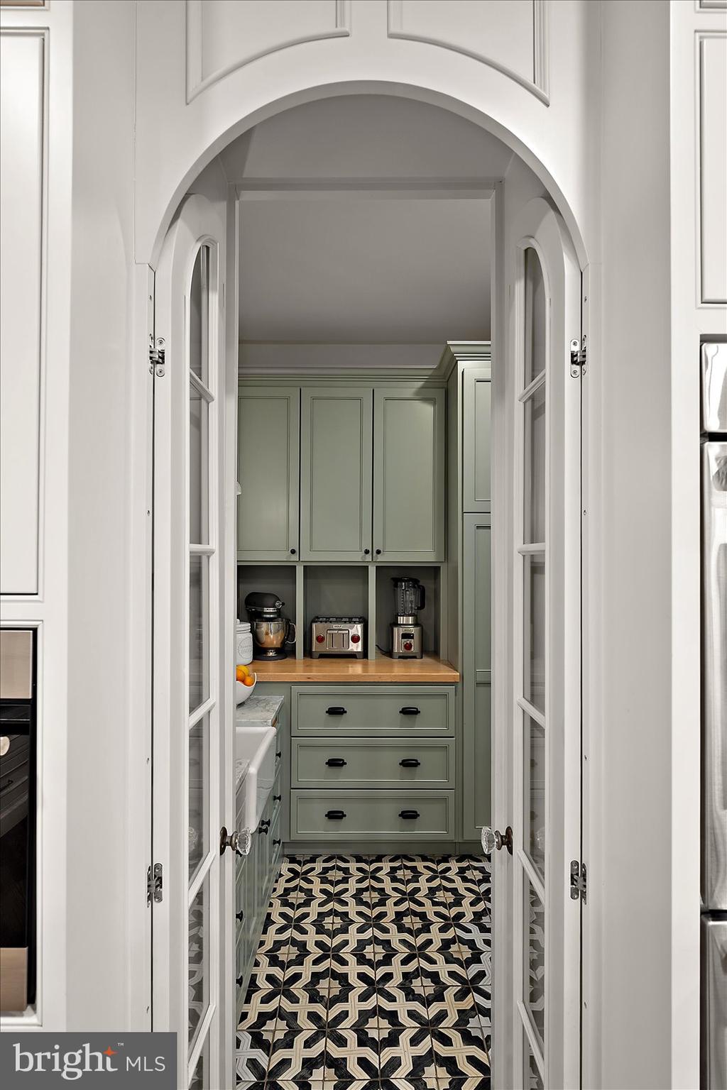 TONY TANK - Residential