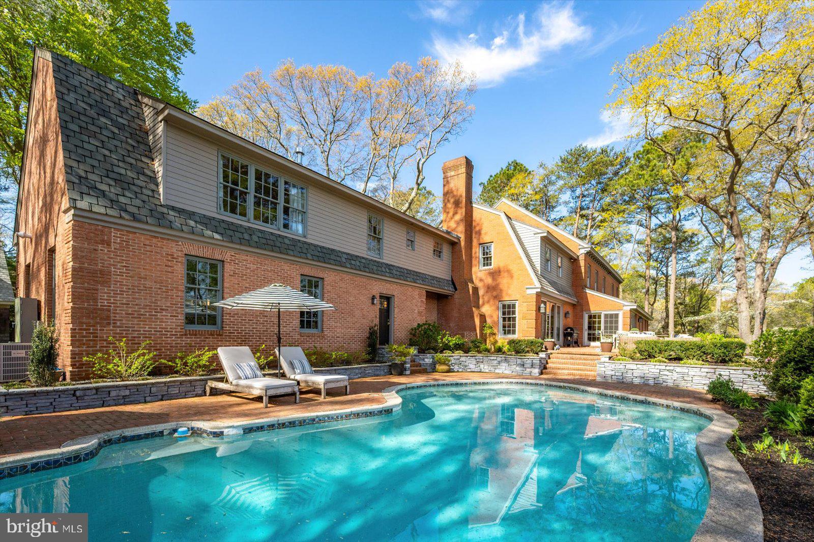 TONY TANK - Residential