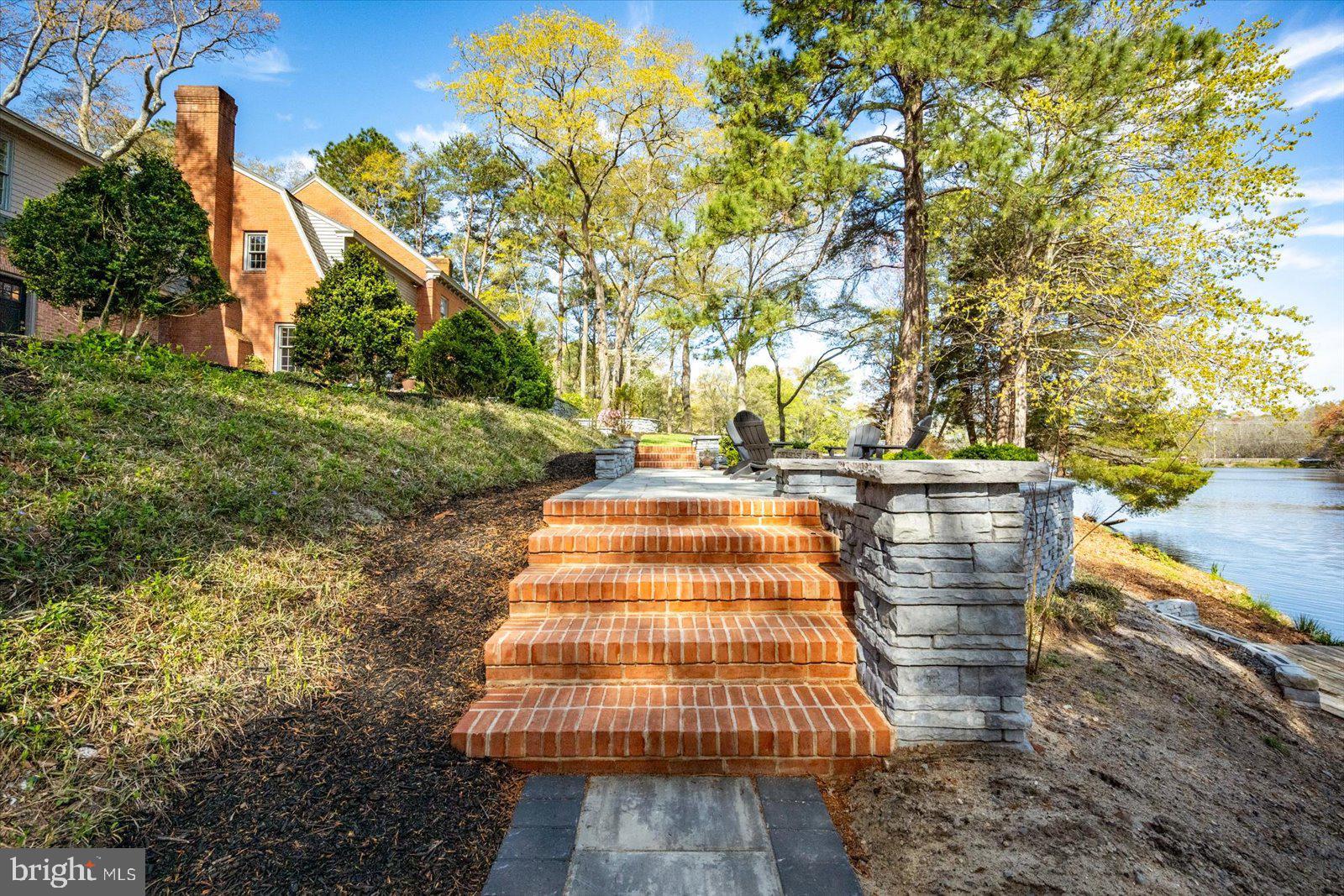 TONY TANK - Residential