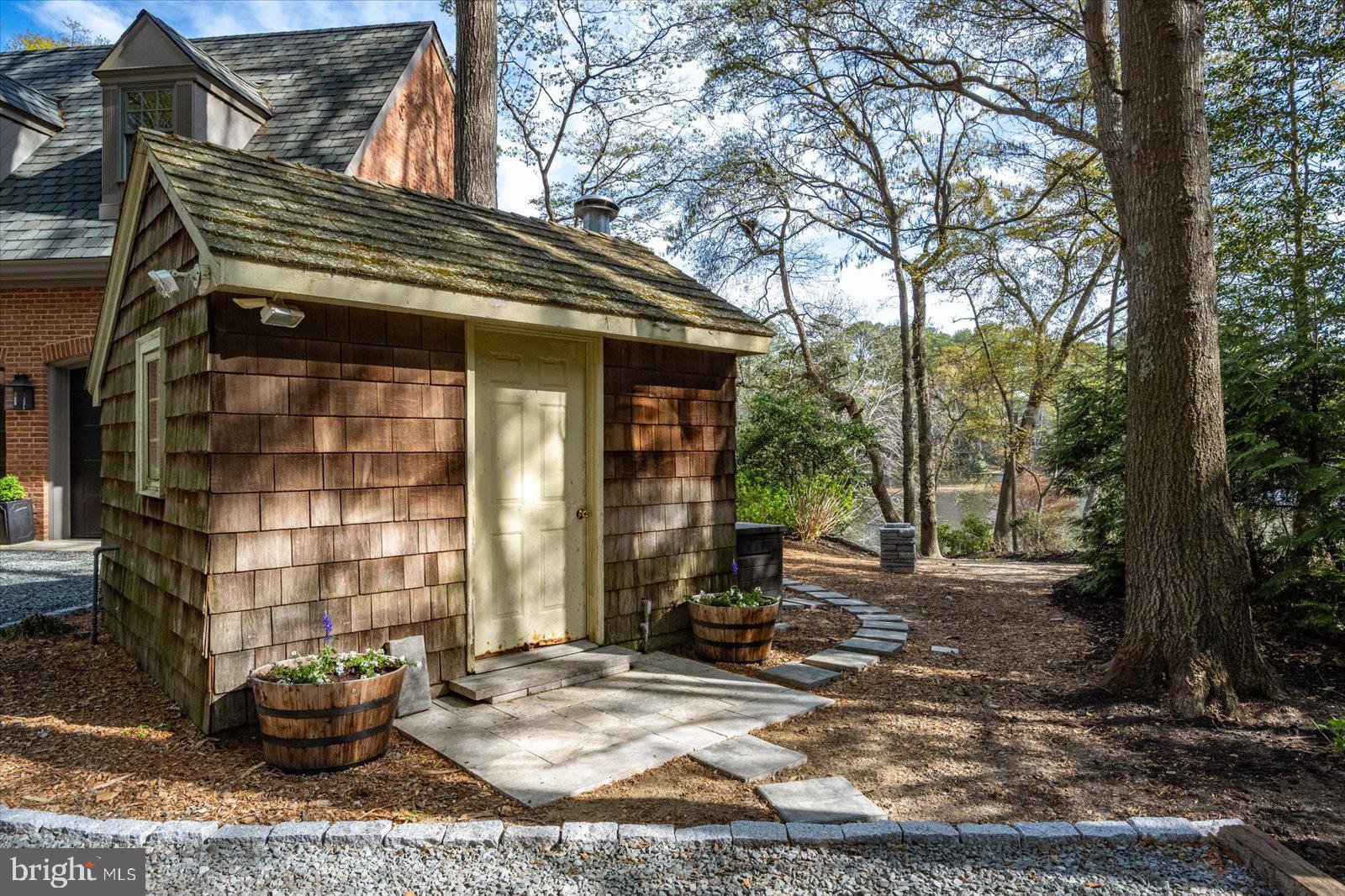 TONY TANK - Residential