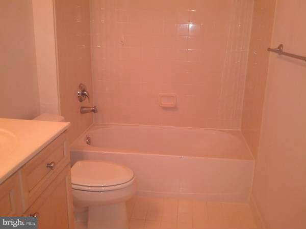 HARBOR POINT WEST - Residential Lease