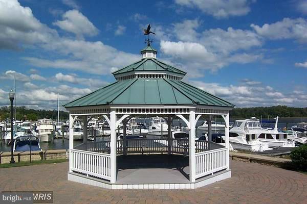 HARBOR POINT WEST - Residential Lease