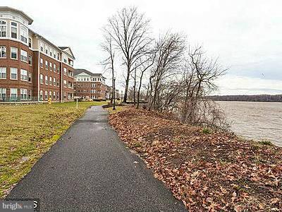 HARBOR POINT WEST - Residential Lease