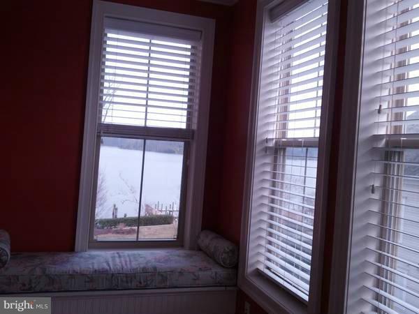 HARBOR POINT WEST - Residential Lease