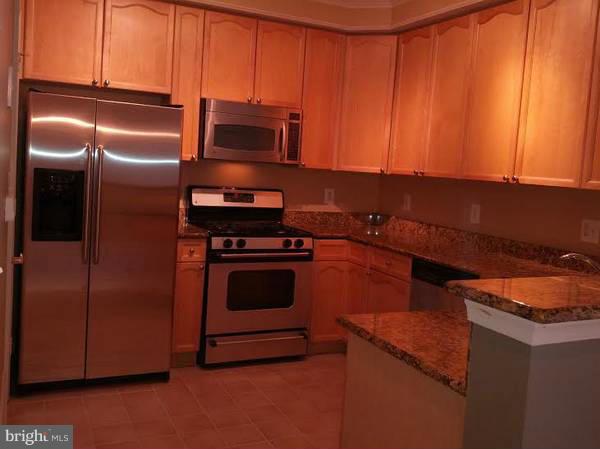 HARBOR POINT WEST - Residential Lease