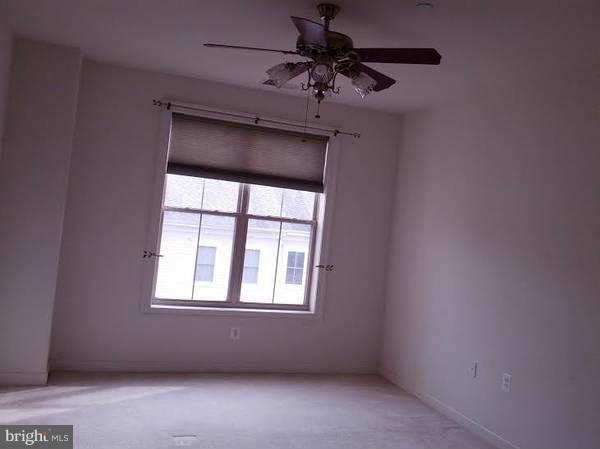 HARBOR POINT WEST - Residential Lease