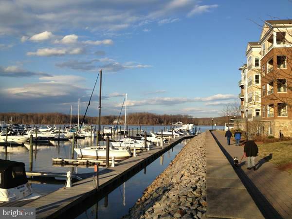 HARBOR POINT WEST - Residential Lease