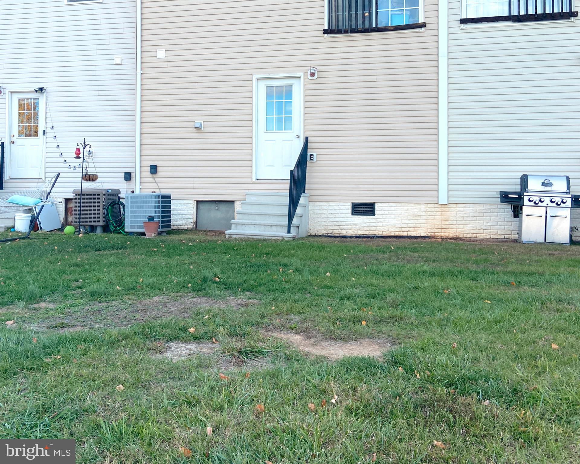 BRIAR RUN - Residential Lease