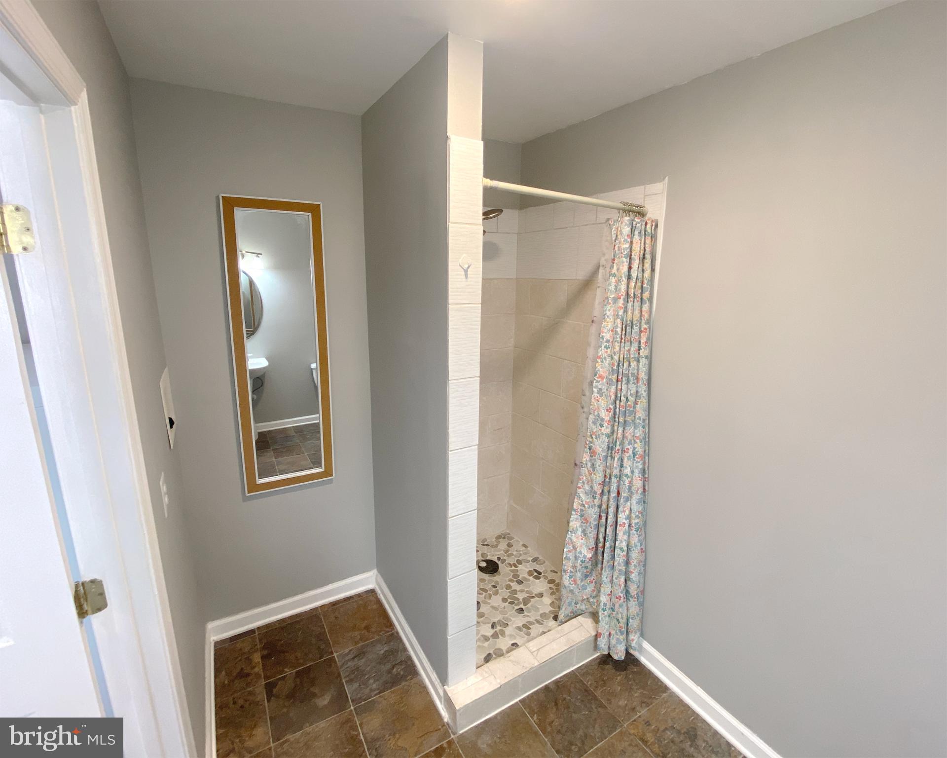 BRIAR RUN - Residential Lease