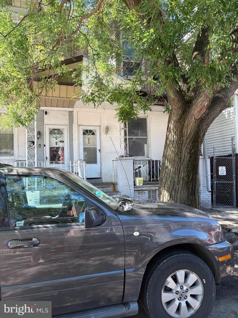 Townhouse For Sale - 804 E Thayer Street<br/> PHILADELPHIA, PA 19134