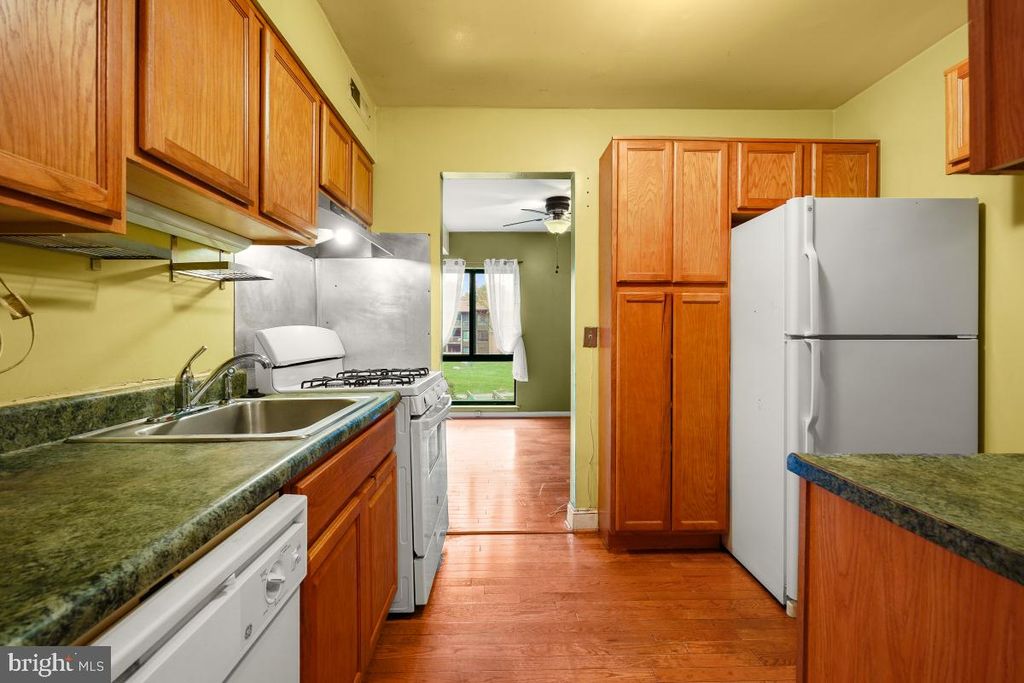 Photo of 6007 Majors Lane #6, COLUMBIA, MD 21045 (MLS # MDHW2059336)