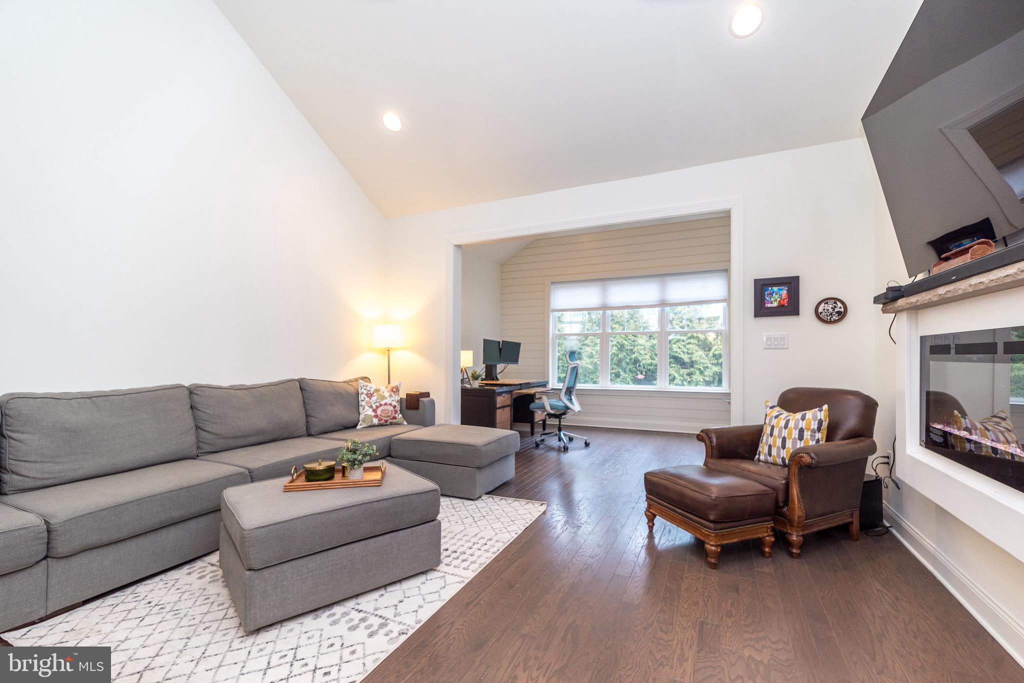 ROSE POINTE - Residential