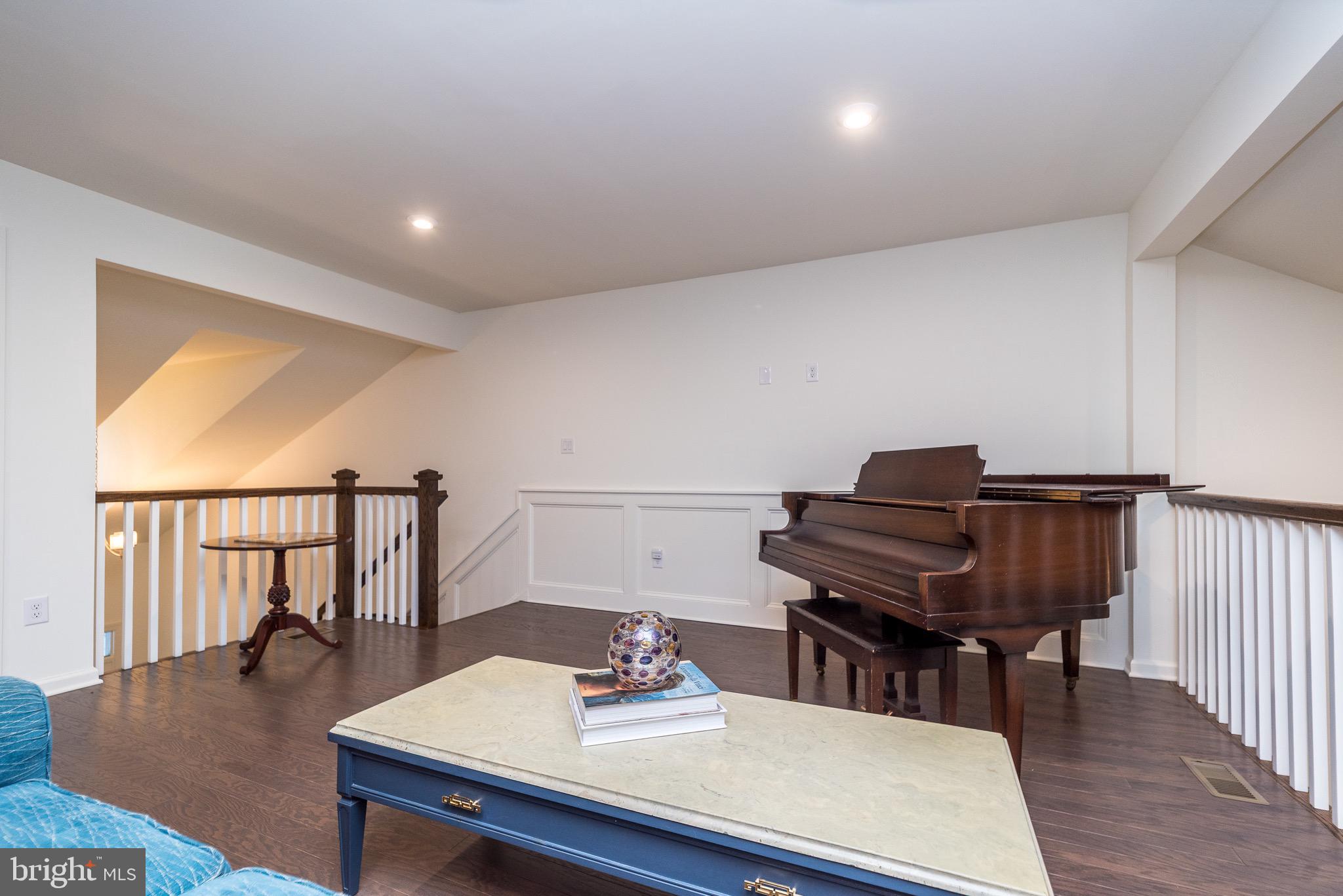 ROSE POINTE - Residential