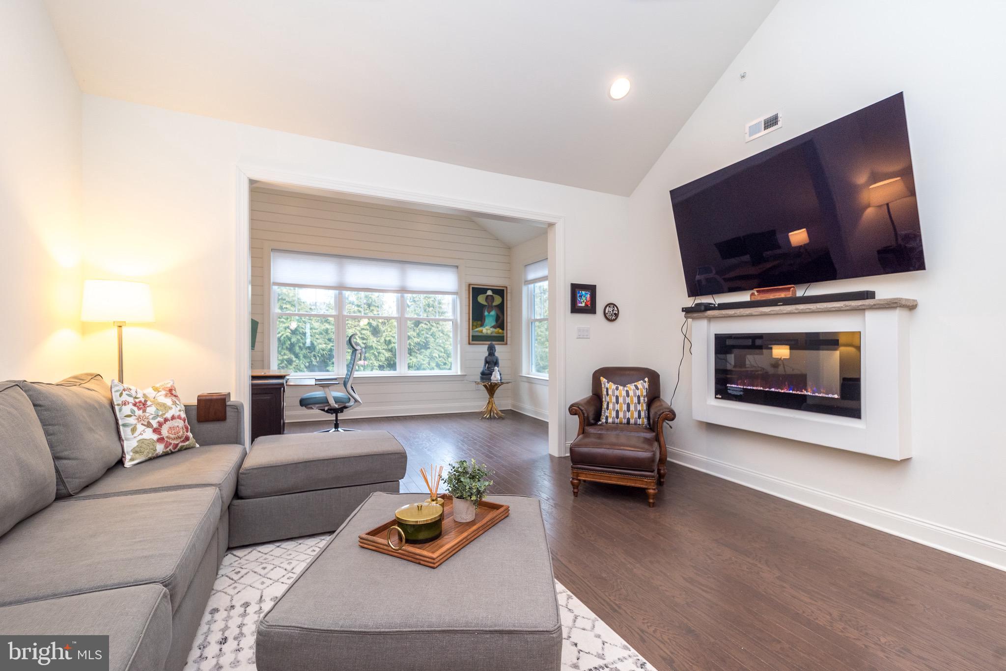 ROSE POINTE - Residential