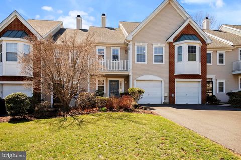 Condo For Sale - 23 Voorhees Court<br/> PENNINGTON, NJ 08534