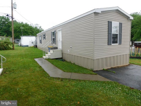 Mobile Home For Sale - 119 Meadow Lane<br/> LITITZ, PA 17543